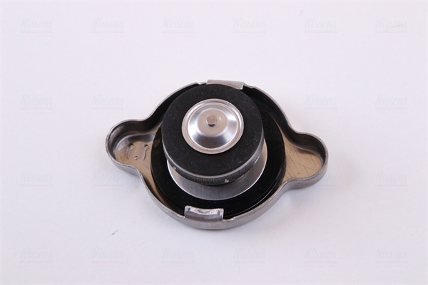 NISSENS 63014A hűtő, motorhűtés OPEL SUBARU SUZUKI VAUXHALL