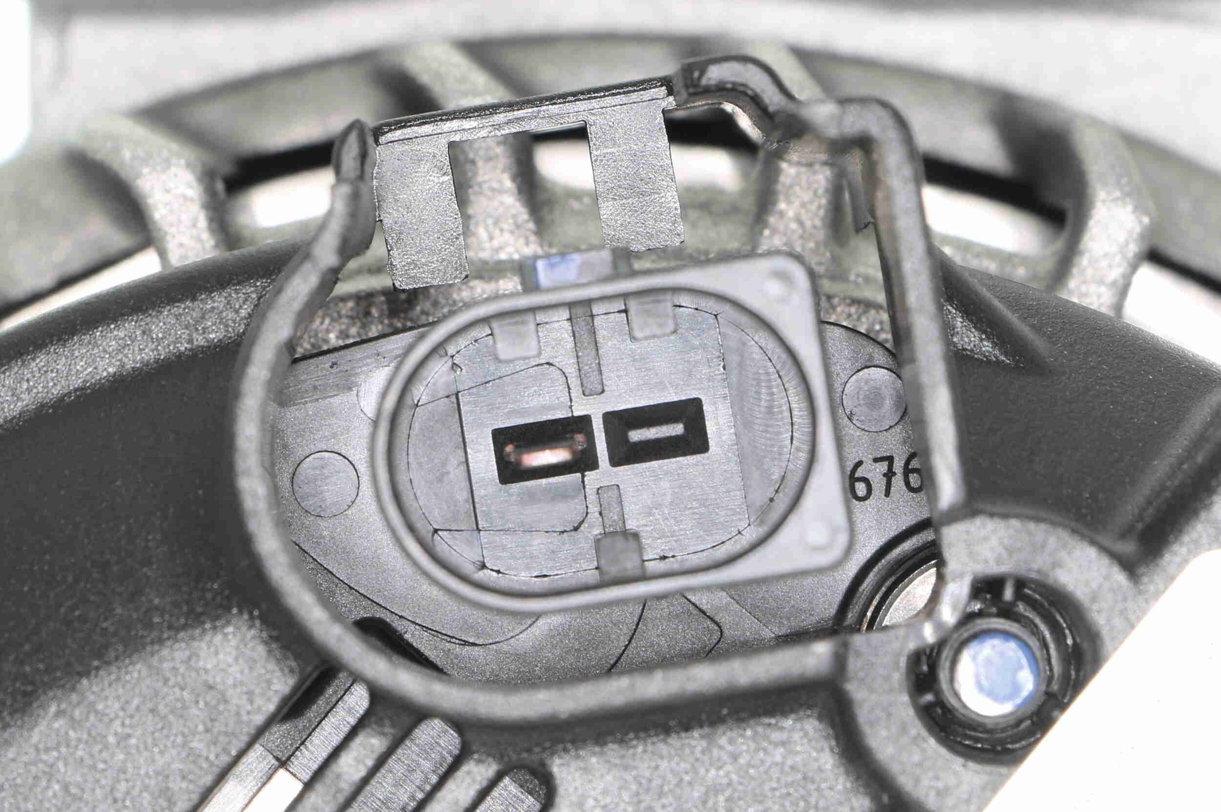 VEMO V10-13-50012 Generator
