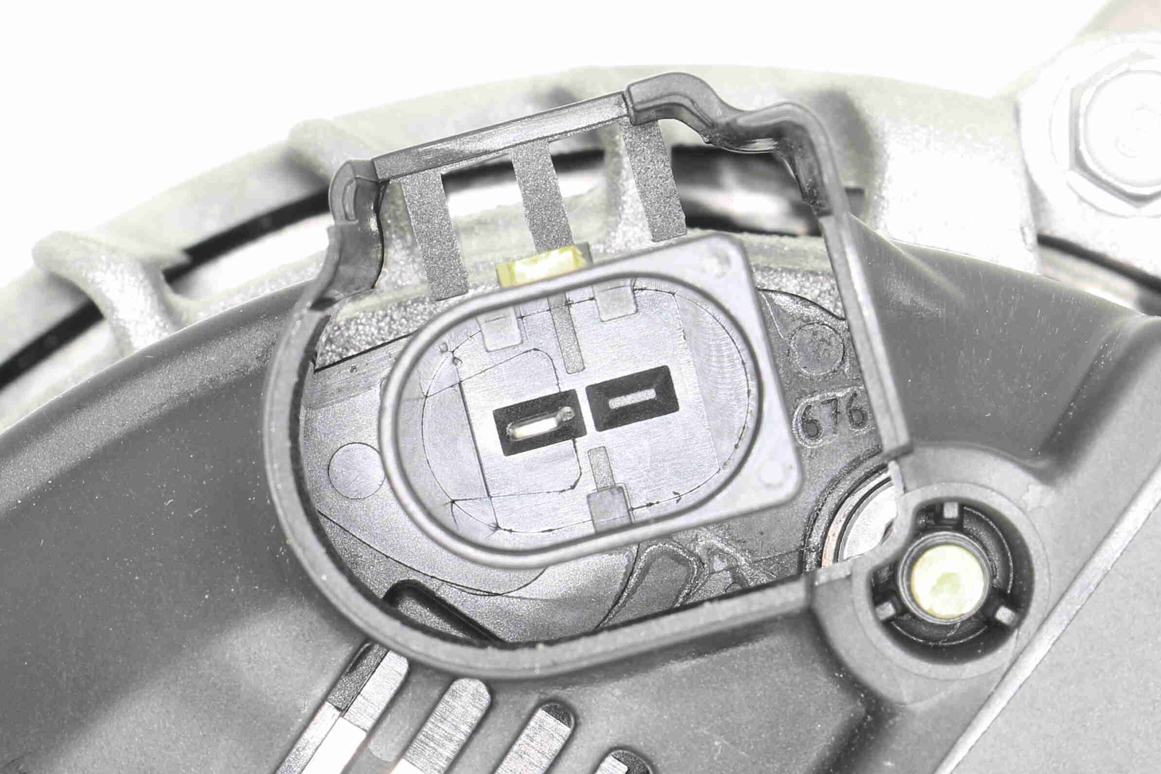 VEMO V10-13-50039 Generator