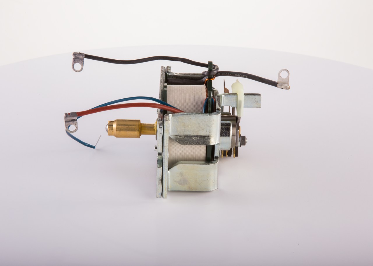 BOSCH 0 331 450 002 Magnetschalter, Starter