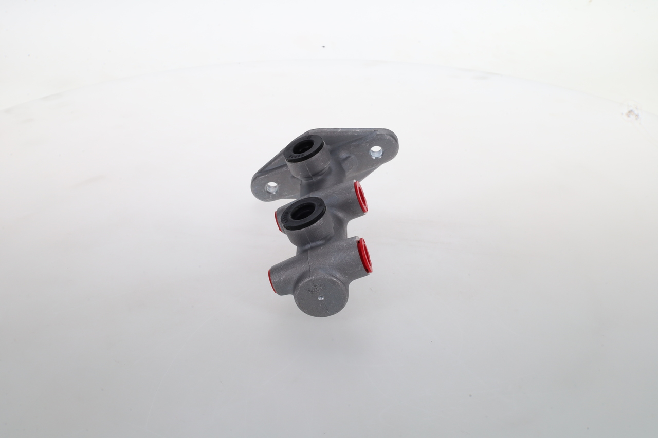 Brake Master Cylinder 2