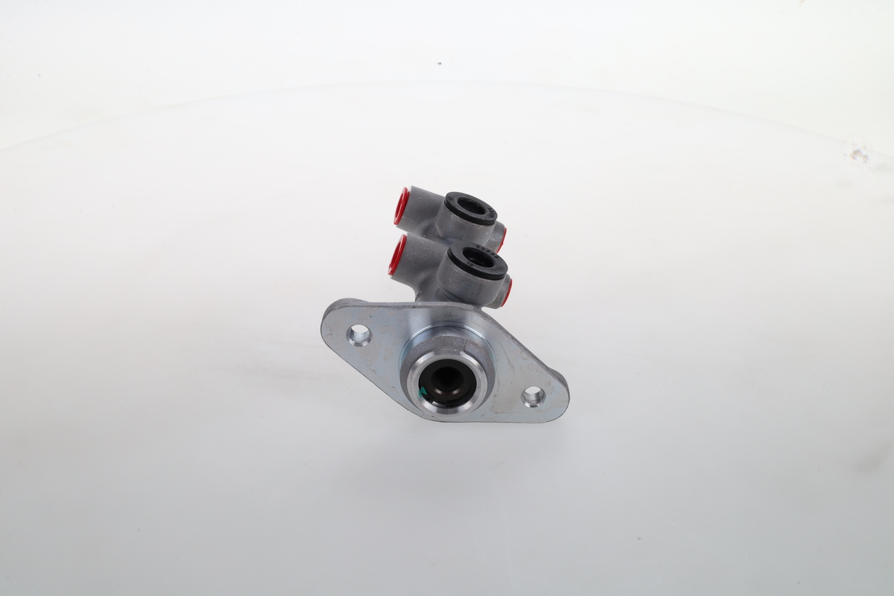 Brake Master Cylinder 4