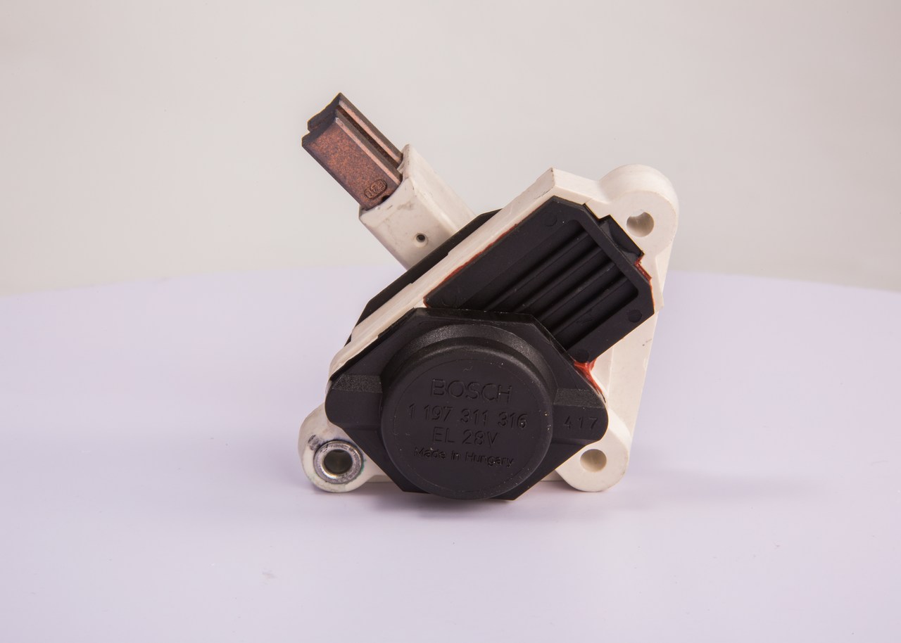 BOSCH 1 197 311 316 Generatorregler