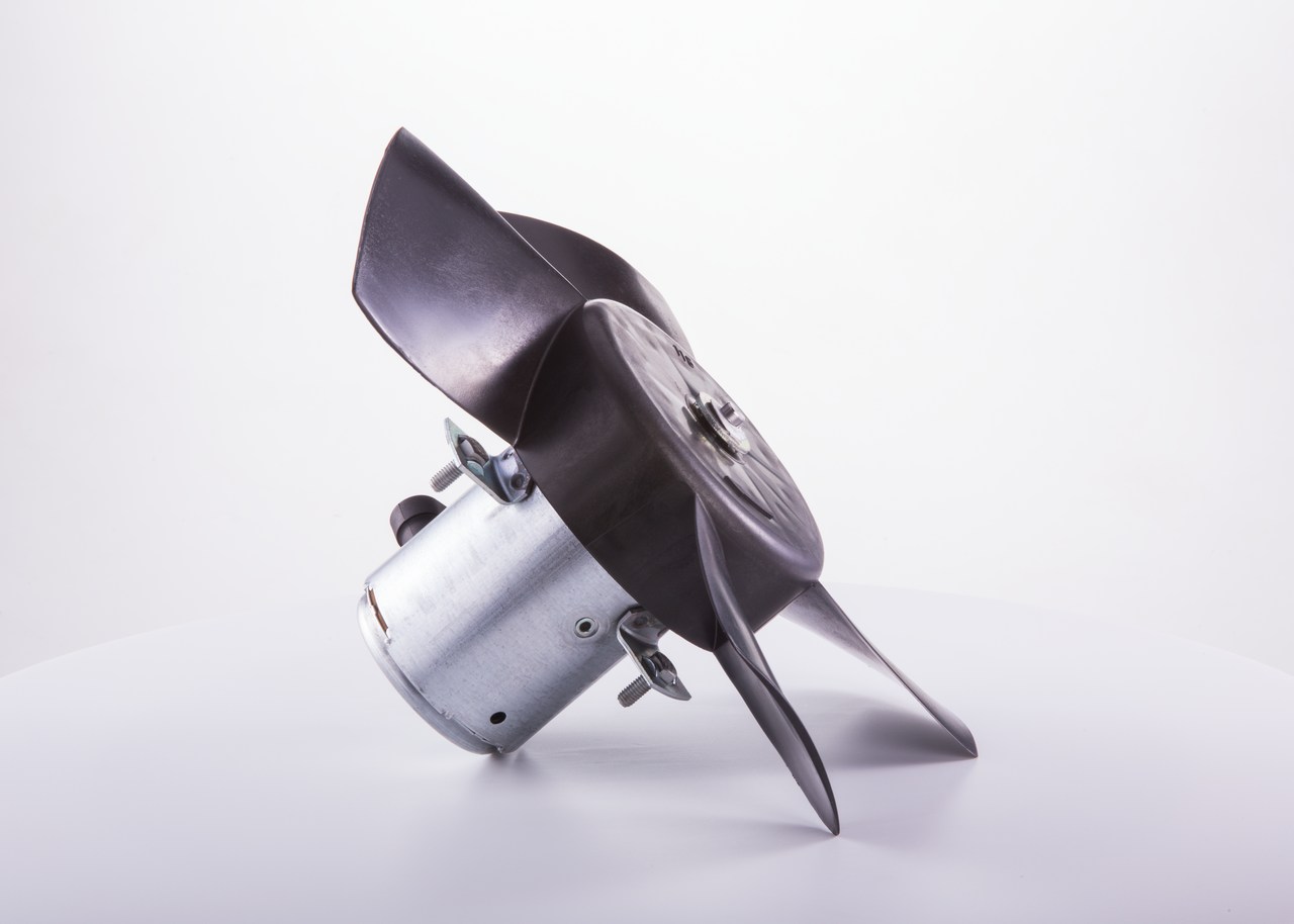 BOSCH 9 130 451 171 Elektromotor, Kühlerlüfter