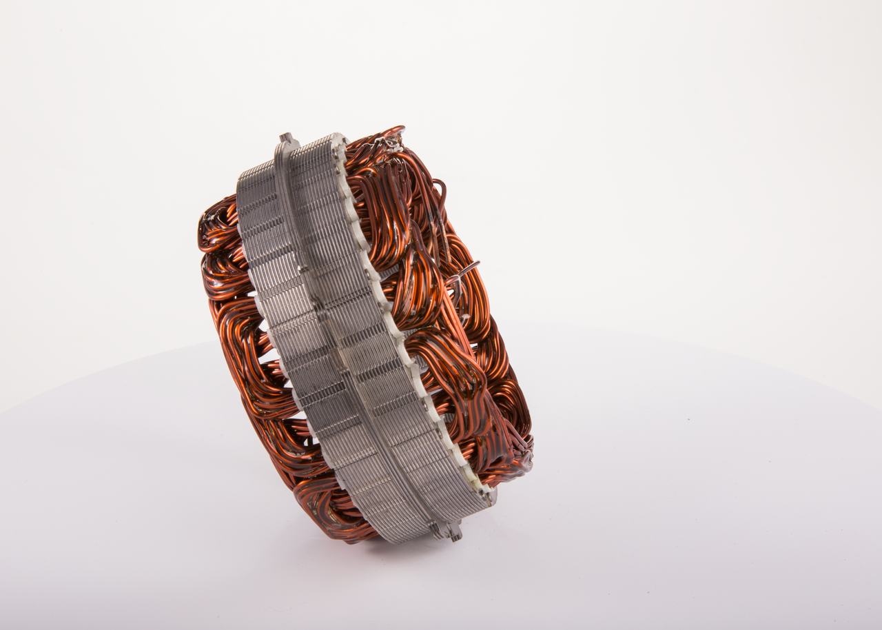 BOSCH F 00M 120 136 Stator, Generator