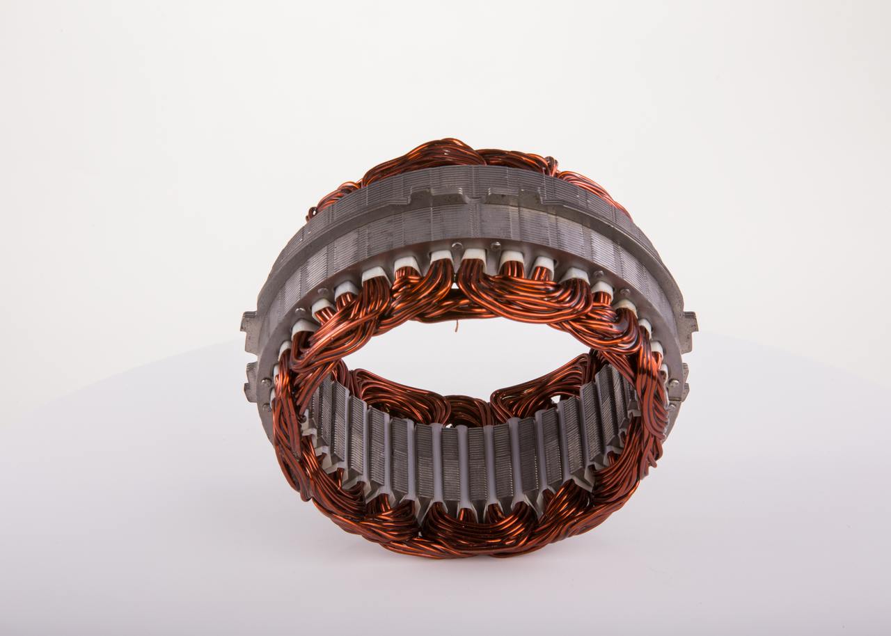 BOSCH F 00M 120 144 Stator, Generator