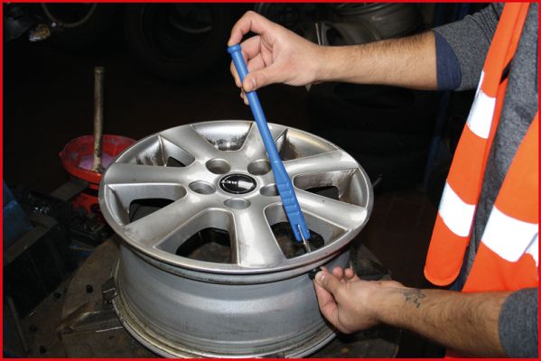 KS TOOLS 150.2027 Vyťahovák ventilov, pneumatiky