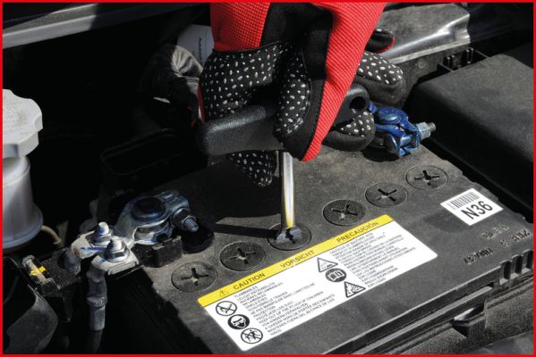 KS TOOLS 550.1682 Skutkovač, uzávery betérie